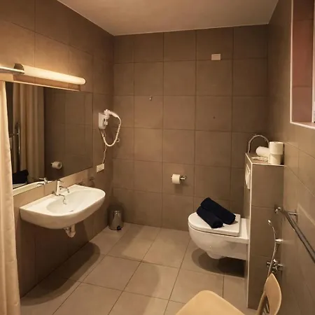 Lakeside - 1br With Pool Access * Maccagno